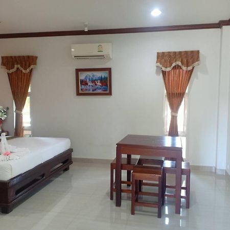 Capital O 75415 Nanthachart Riverview Resort Samut Songkhram Dış mekan fotoğraf